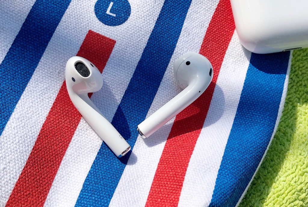 Apple AirPods Tested