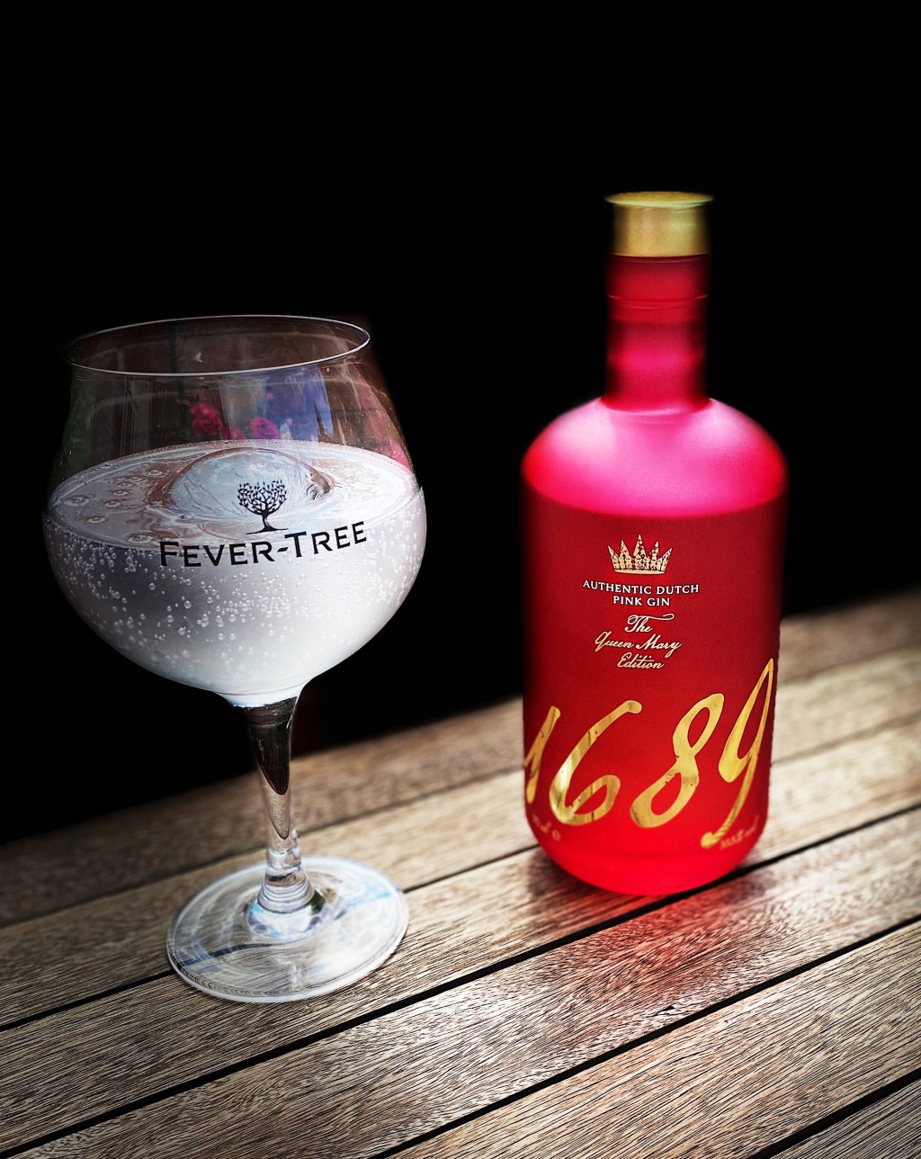 Yes its Pink, but its blooming great. 1689 Queen Mary Edition Gin Reviewed